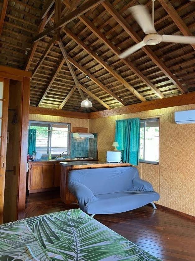 Tehuarupe Surf Studios Haapiti Bagian luar foto