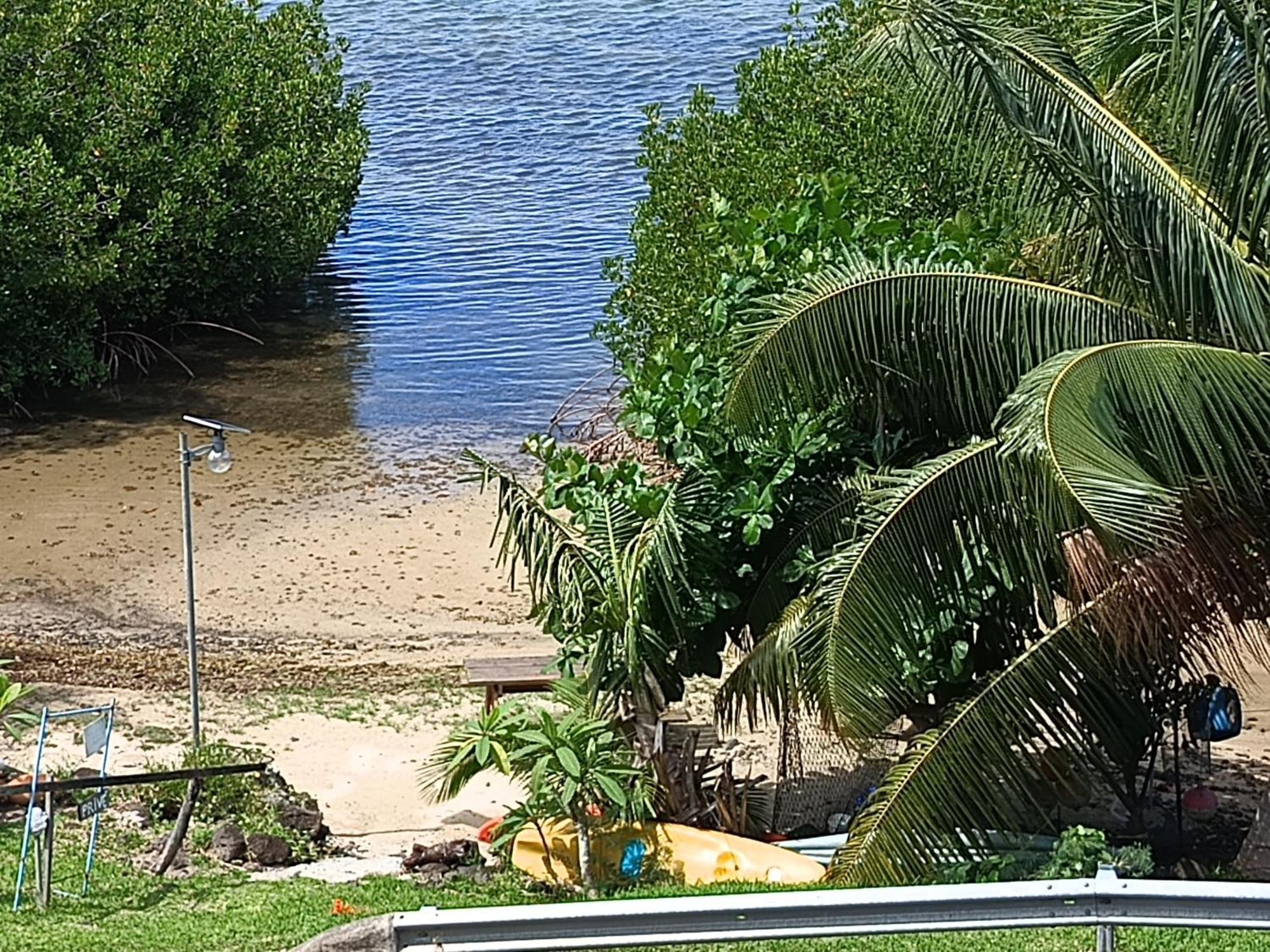 Tehuarupe Surf Studios Haapiti Bagian luar foto